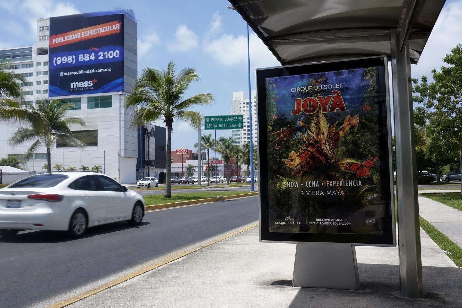Cómo los MUPIS transforman la publicidad urbana de Cancún - Ejemplos con PUBLICIDAD ESPECTACULAR