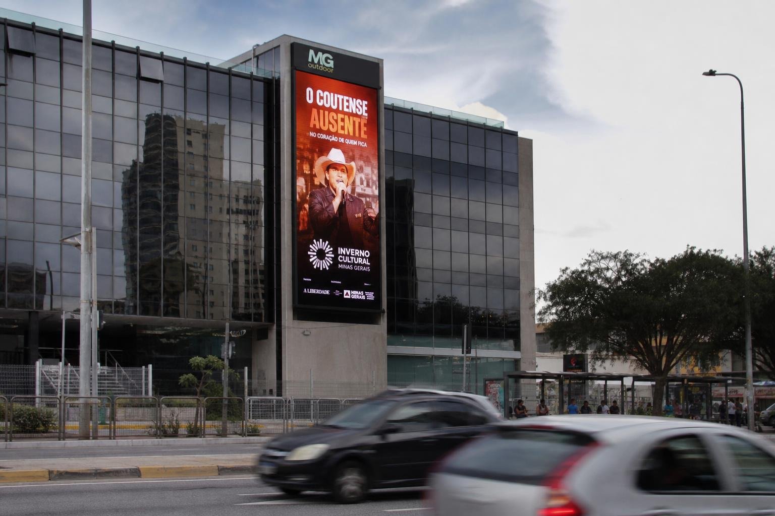 ESTRATÉGIAS DE MUB E BUSDOOR COM A MG OUTDOOR PARA A FESTA DO COUTENSE AUSENTE E O INVERNO CULTURAL EM MINAS GERAIS