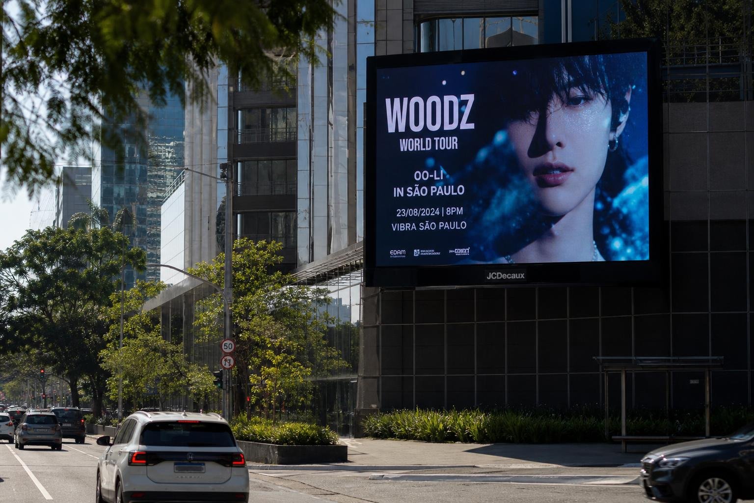 WOODZ WORLD TOUR EM SÃO PAULO: O PODER DO OOH PARA CONCERTOS E EVENTOS MUSICAIS NA CAPITAL
